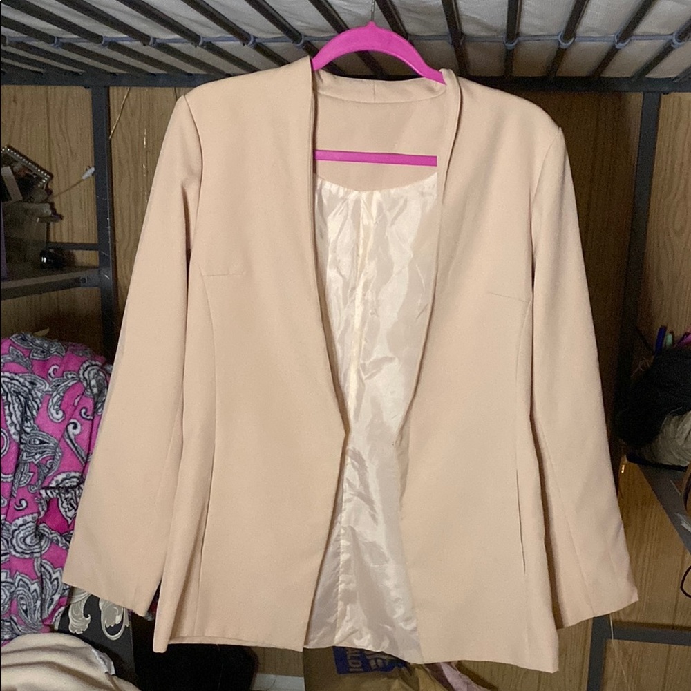 Elegant Cream Women's Blazer
